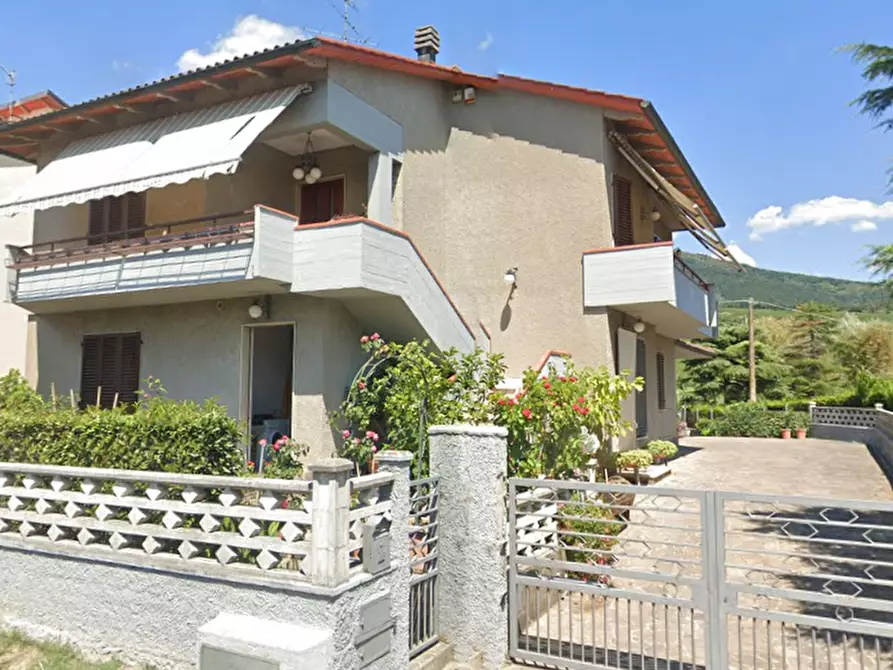 Immagine 4 di Appartamento in vendita  in Via Montalese a Pistoia