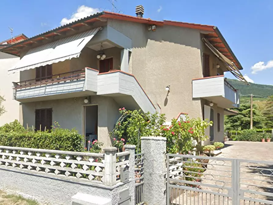 Immagine 11 di Appartamento in vendita  in Via Montalese a Pistoia