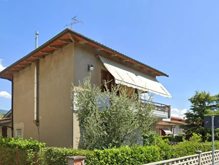 Immagine 2 di Appartamento in vendita  in Via Montalese a Pistoia