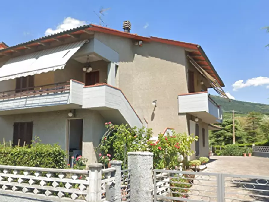 Immagine 8 di Appartamento in vendita  in Via Montalese a Pistoia