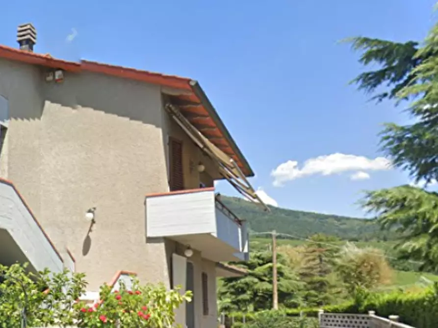 Immagine 10 di Appartamento in vendita  in Via Montalese a Pistoia