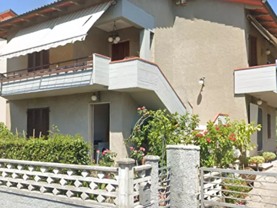 Immagine 12 di Appartamento in vendita  in Via Montalese a Pistoia