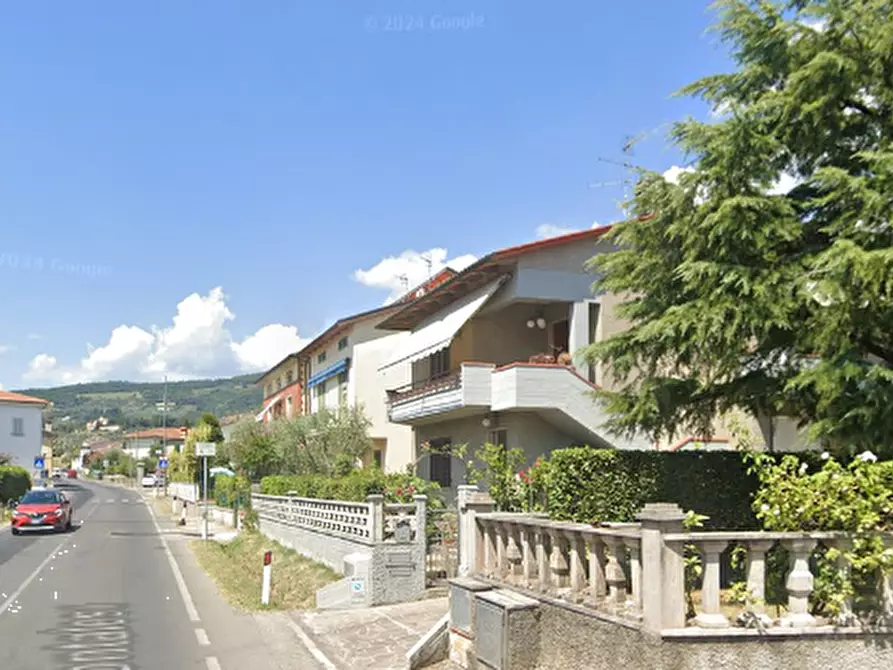 Immagine 4 di Appartamento in vendita  in Via Montalese a Pistoia