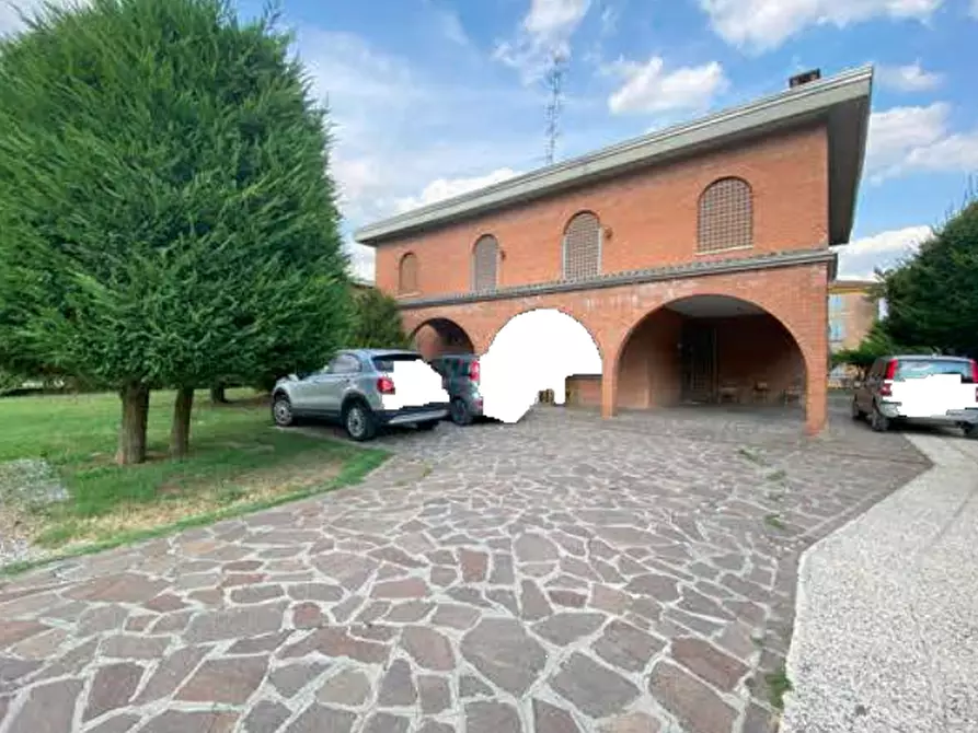 Immagine 2 di Casa indipendente in vendita  in Strada Statale a Mirandola
