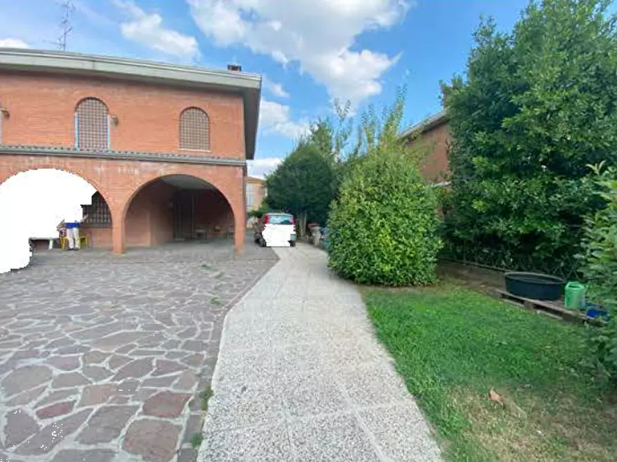Immagine 3 di Casa indipendente in vendita  in Strada Statale a Mirandola