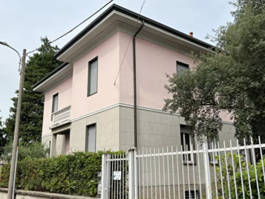 Immagine 2 di Villa in vendita  in via Manzoni a Albiate