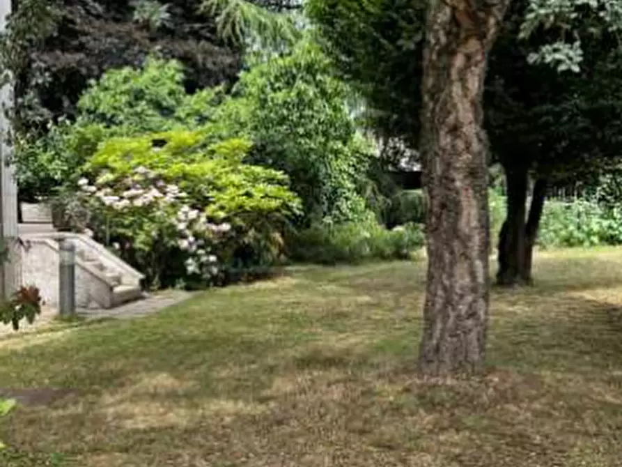 Immagine 5 di Villa in vendita  in via Manzoni a Albiate