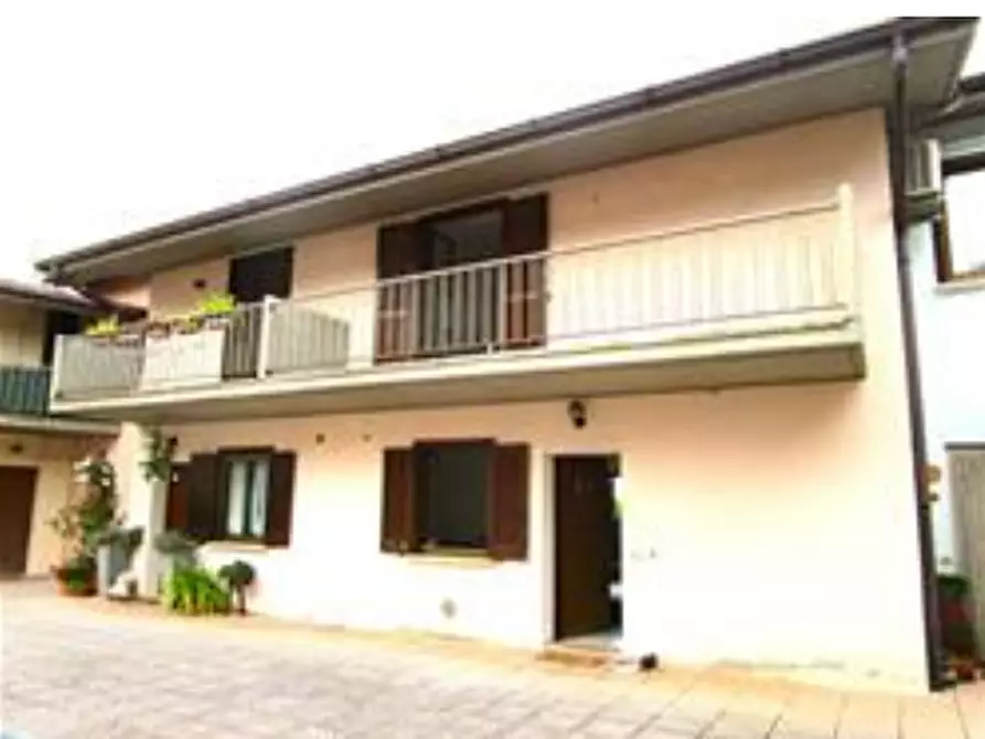 Immagine 1 di Villetta a schiera in vendita  in Via dei Vigneti a Castel San Giovanni