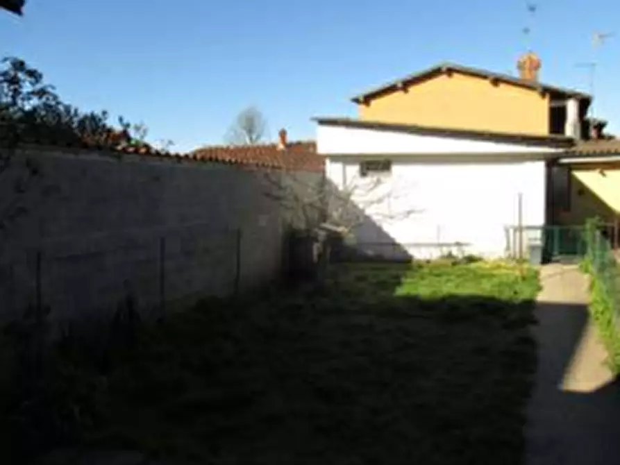 Immagine 5 di Appartamento in vendita  in Via Cesare Battisti a Calvignasco