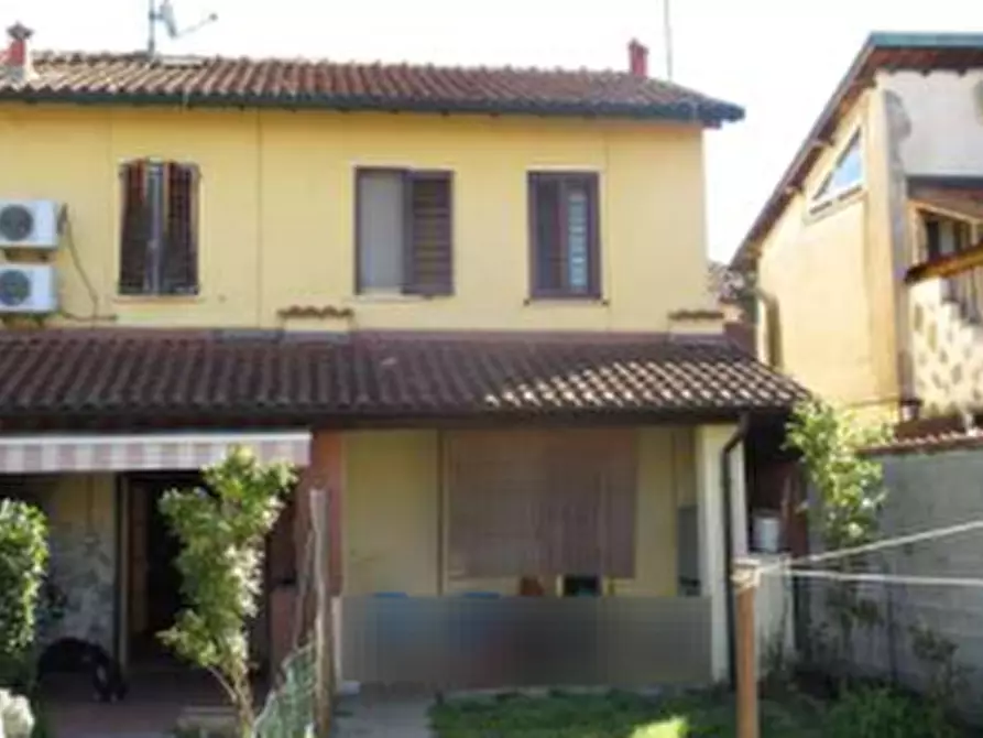 Immagine 1 di Appartamento in vendita  in Via Cesare Battisti a Calvignasco