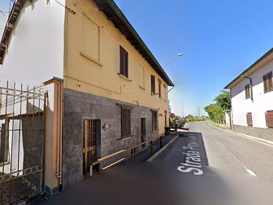 Immagine 2 di Appartamento in vendita  in Via Cesare Battisti a Calvignasco
