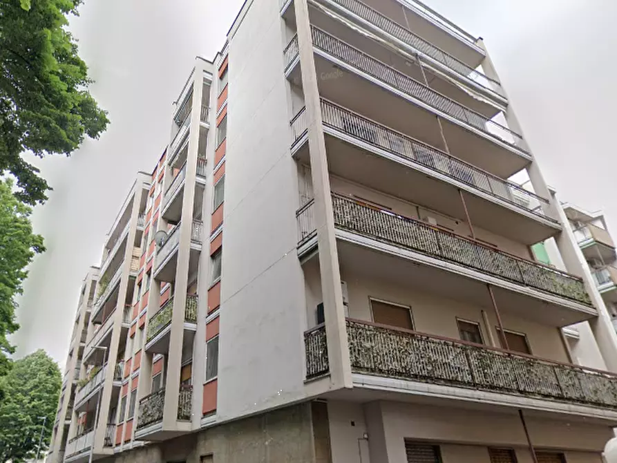 Immagine 2 di Appartamento in vendita  in piazza Vittorio Veneto a Vigevano