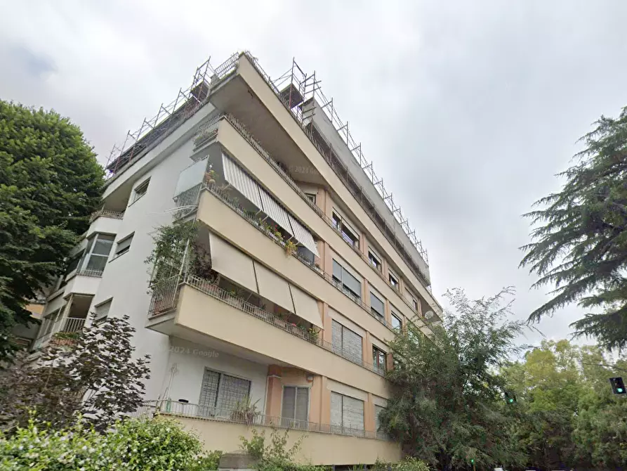 Immagine 7 di Appartamento in vendita  in Via della Camilluccia a Roma