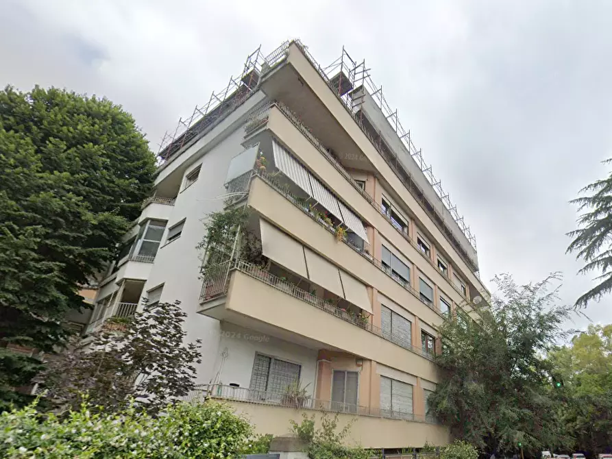 Immagine 8 di Appartamento in vendita  in Via della Camilluccia a Roma
