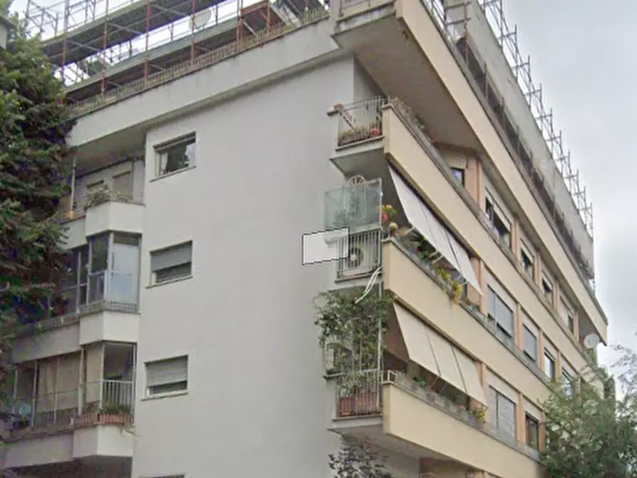 Immagine 10 di Appartamento in vendita  in Via della Camilluccia a Roma