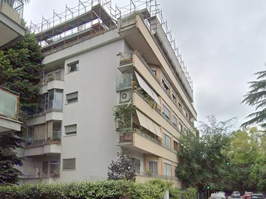 Immagine 11 di Appartamento in vendita  in Via della Camilluccia a Roma
