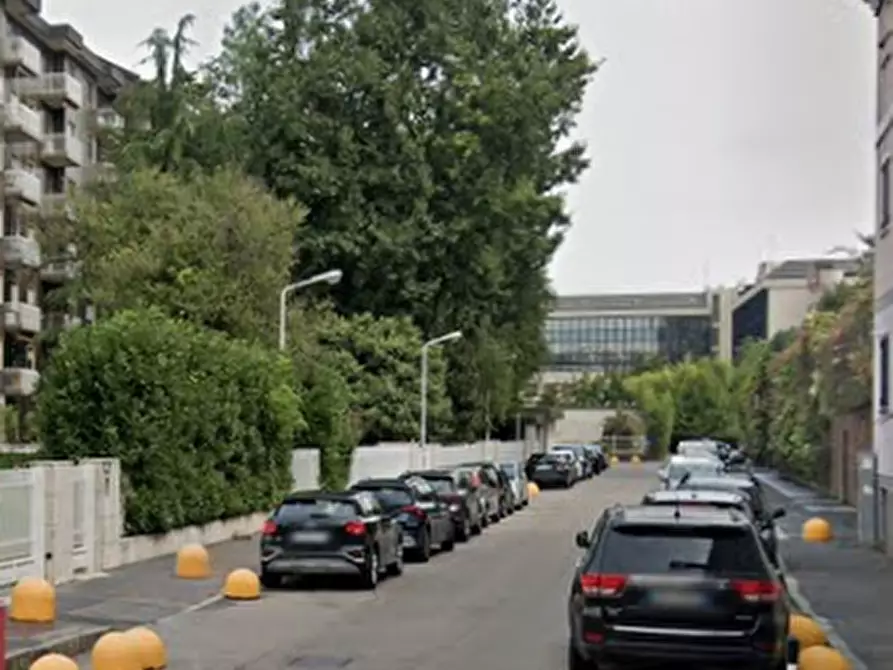 Immagine 5 di Garage in vendita  in Via Carlo Imbonati a Milano