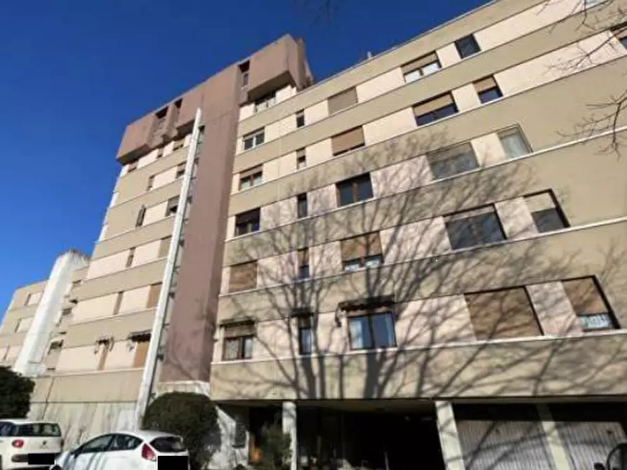 Immagine 1 di Appartamento in vendita  in via Albona a Treviso