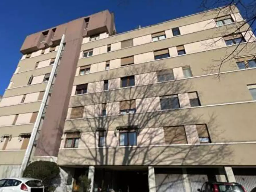 Immagine 6 di Appartamento in vendita  in via Albona a Treviso