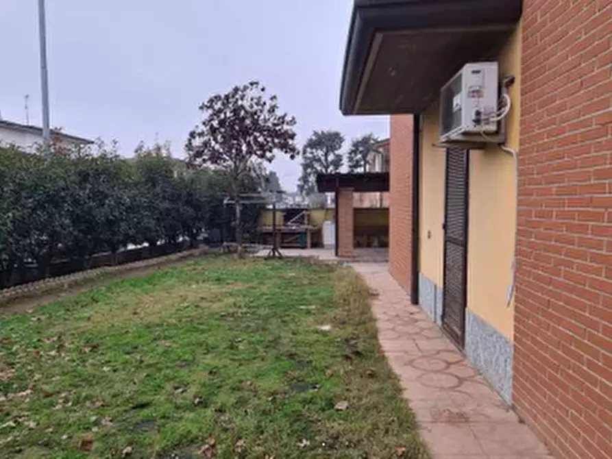 Immagine 4 di Villetta a schiera in vendita  in Viale Madre Teresa di Calcutta  a Caselle Lurani