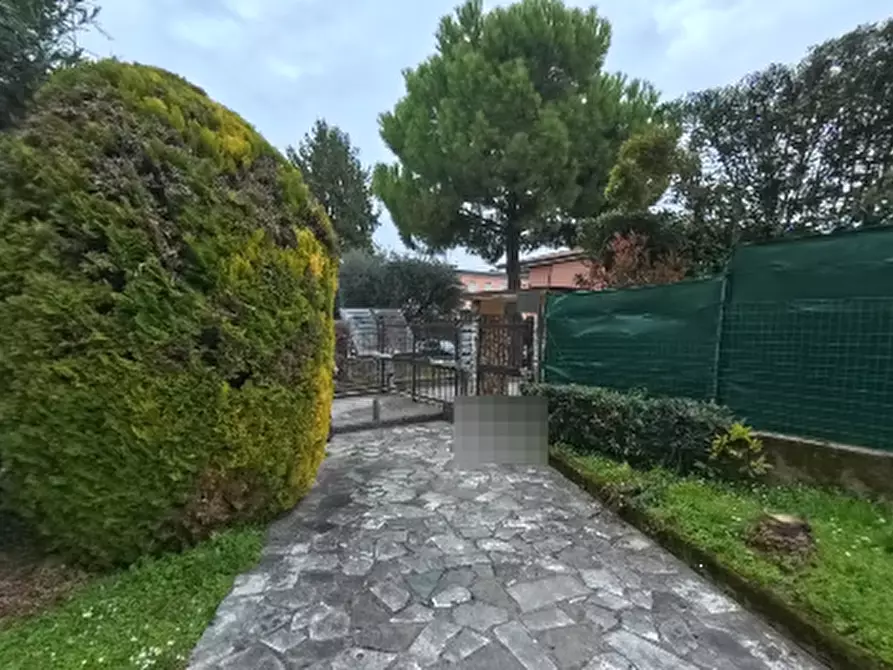Immagine 5 di Appartamento in vendita  in Via Bertanza a Desenzano Del Garda