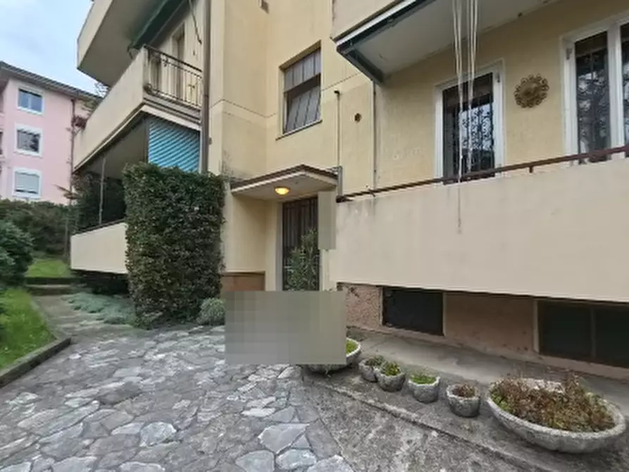 Immagine 10 di Appartamento in vendita  in Via Bertanza a Desenzano Del Garda