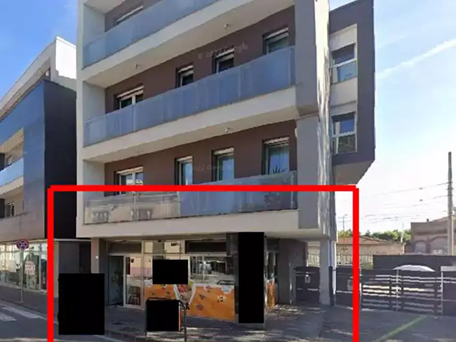 Immagine 1 di Negozio in vendita  in Via XXIV Maggio a Pesaro