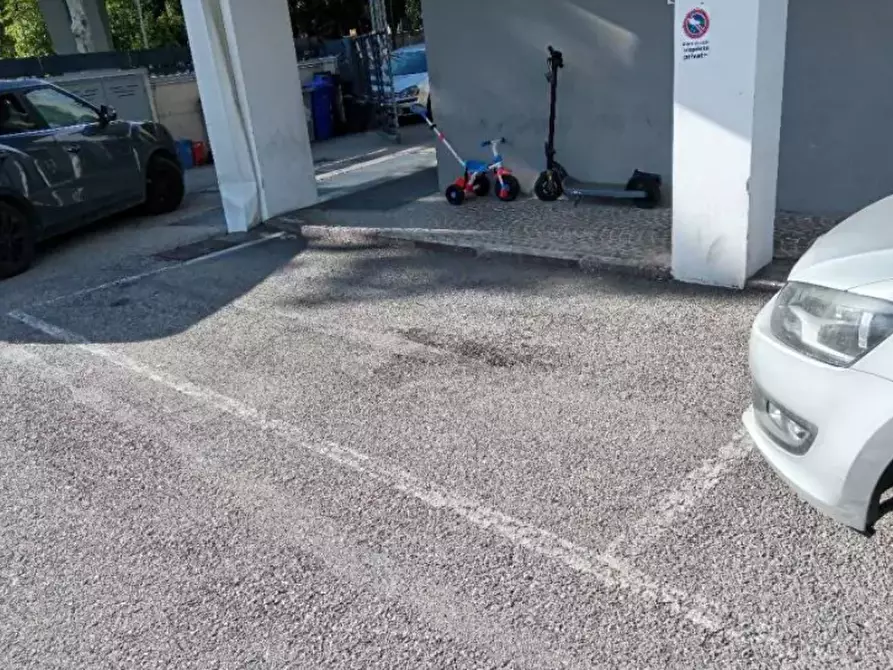 Immagine 2 di Negozio in vendita  in Via XXIV Maggio a Pesaro