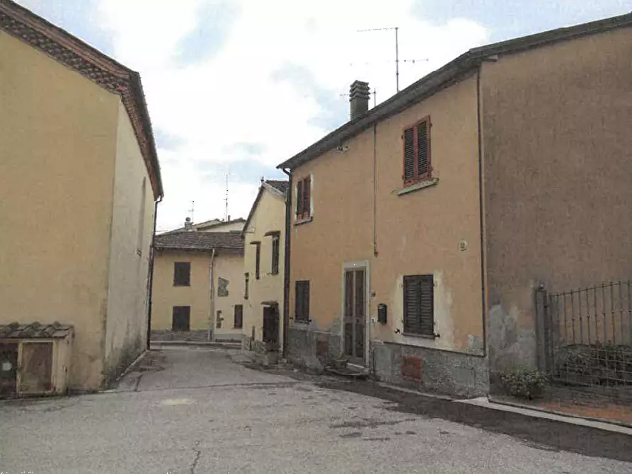 Immagine 2 di Casa indipendente in vendita  in Via Sant’Ippolito a Vernio