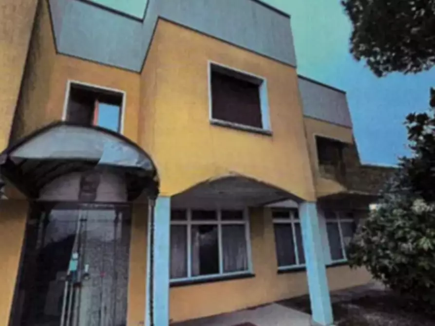 Immagine 1 di Laboratorio in vendita  in Via del lavoro a Copparo