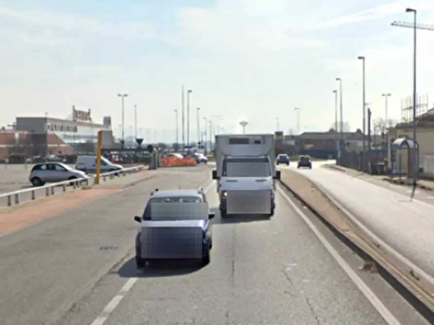 Immagine 7 di Negozio in vendita  in Strada Torino  a Caselle Torinese