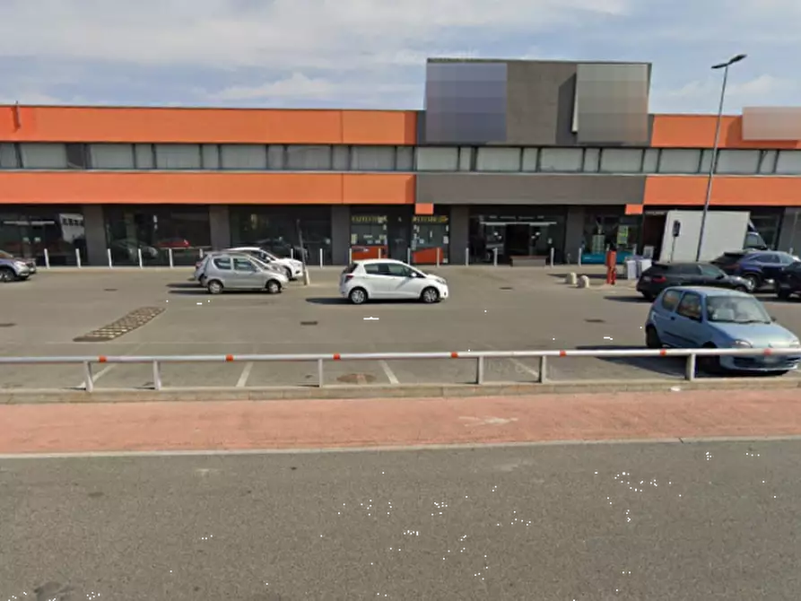 Immagine 9 di Negozio in vendita  in Strada Torino  a Caselle Torinese