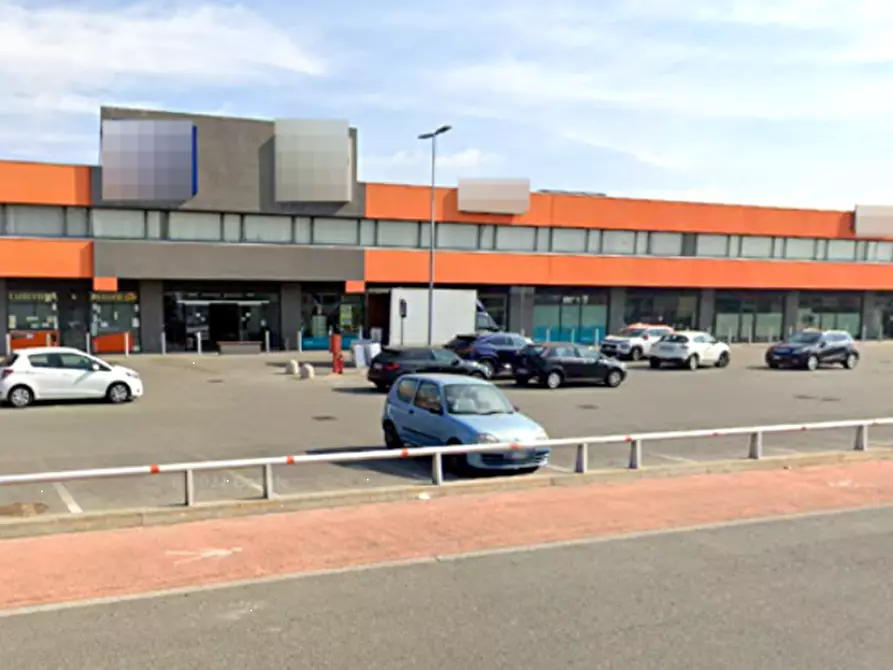 Immagine 11 di Negozio in vendita  in Strada Torino  a Caselle Torinese