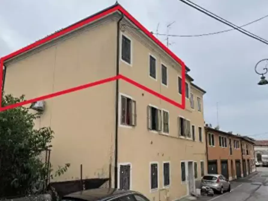 Immagine 1 di Appartamento in vendita  in Via Macello a Lonigo