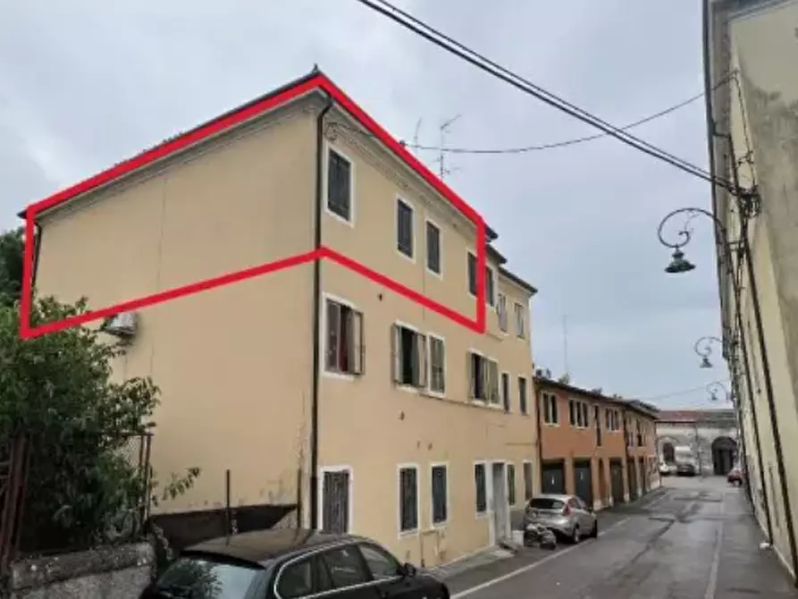 Immagine 10 di Appartamento in vendita  in Via Macello a Lonigo