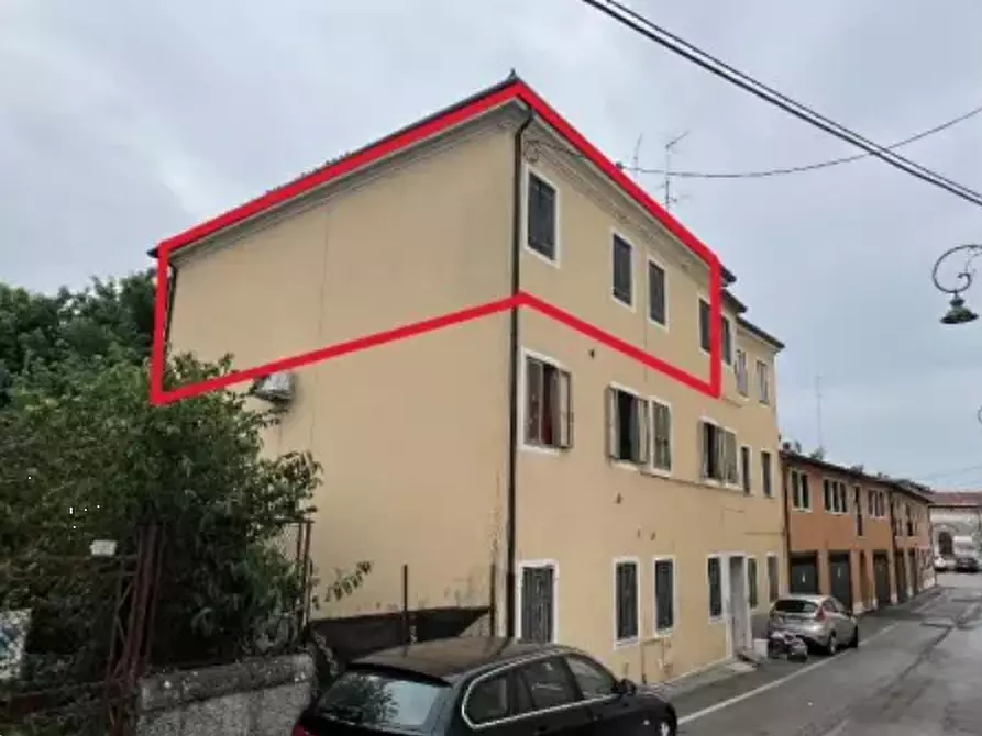 Immagine 12 di Appartamento in vendita  in Via Macello a Lonigo