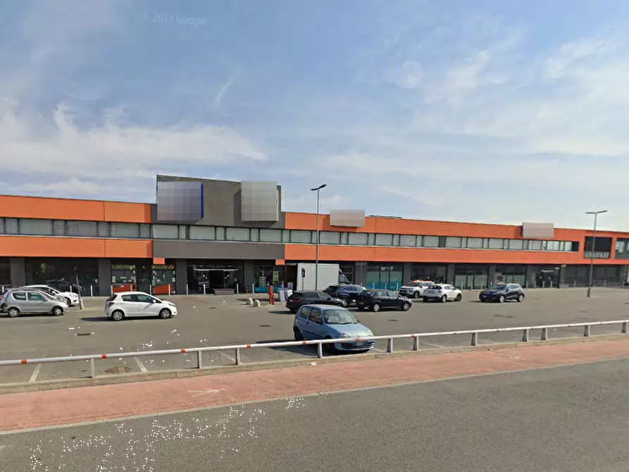 Immagine 3 di Negozio in vendita  in Strada Torino a Caselle Torinese