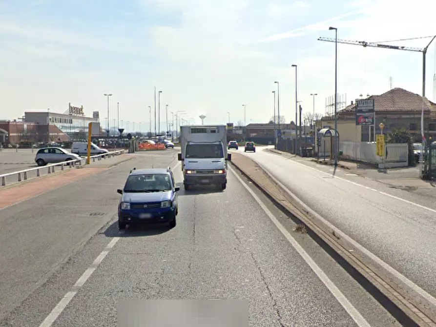 Immagine 19 di Negozio in vendita  in Strada Torino a Caselle Torinese