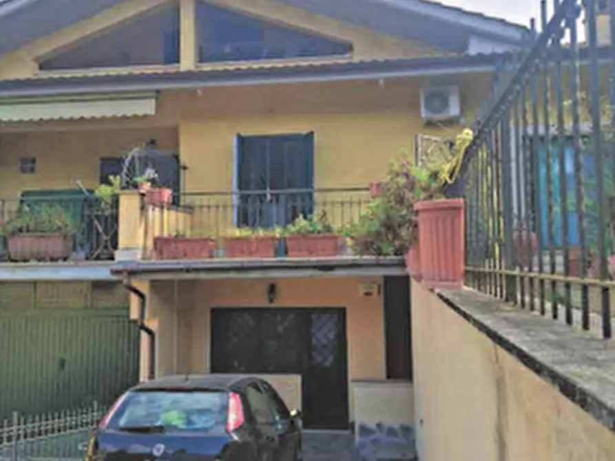 Immagine 2 di Villetta a schiera in vendita  in Via Vecchia di Marino a Grottaferrata