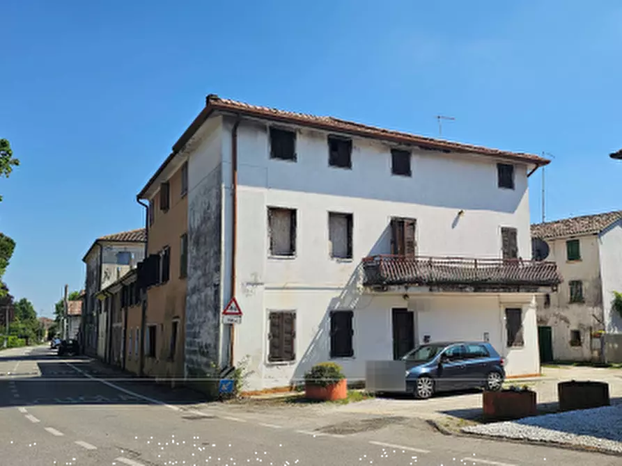 Immagine 1 di Porzione di casa in vendita  in Via Aglaia Anassillide a Montebelluna