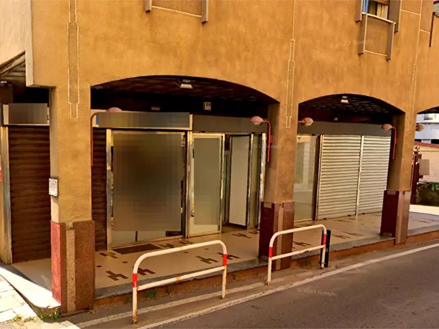 Immagine 3 di Negozio in vendita  in Via Porro  a Induno Olona