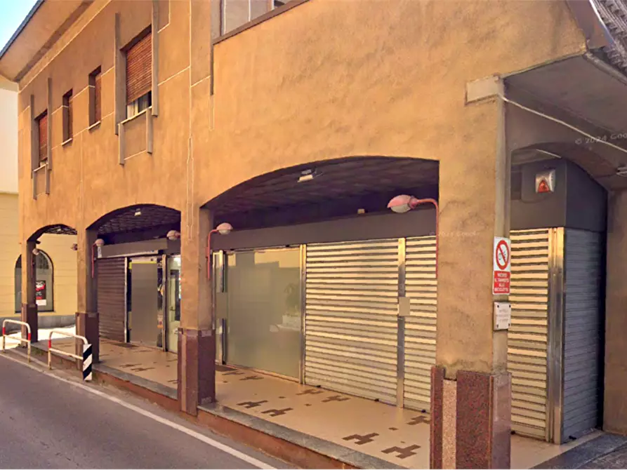 Immagine 4 di Negozio in vendita  in Via Porro  a Induno Olona
