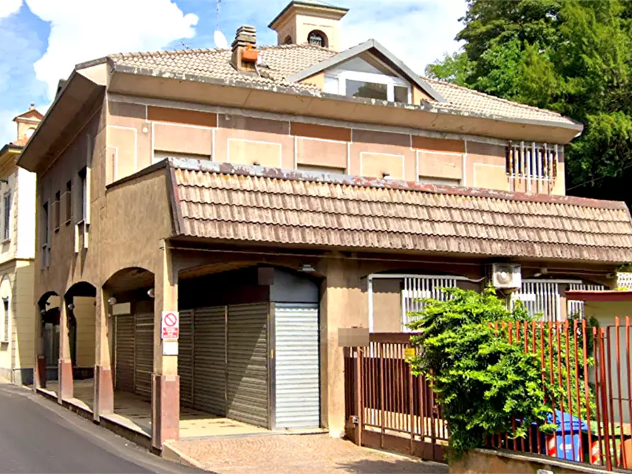Immagine 5 di Negozio in vendita  in Via Porro  a Induno Olona