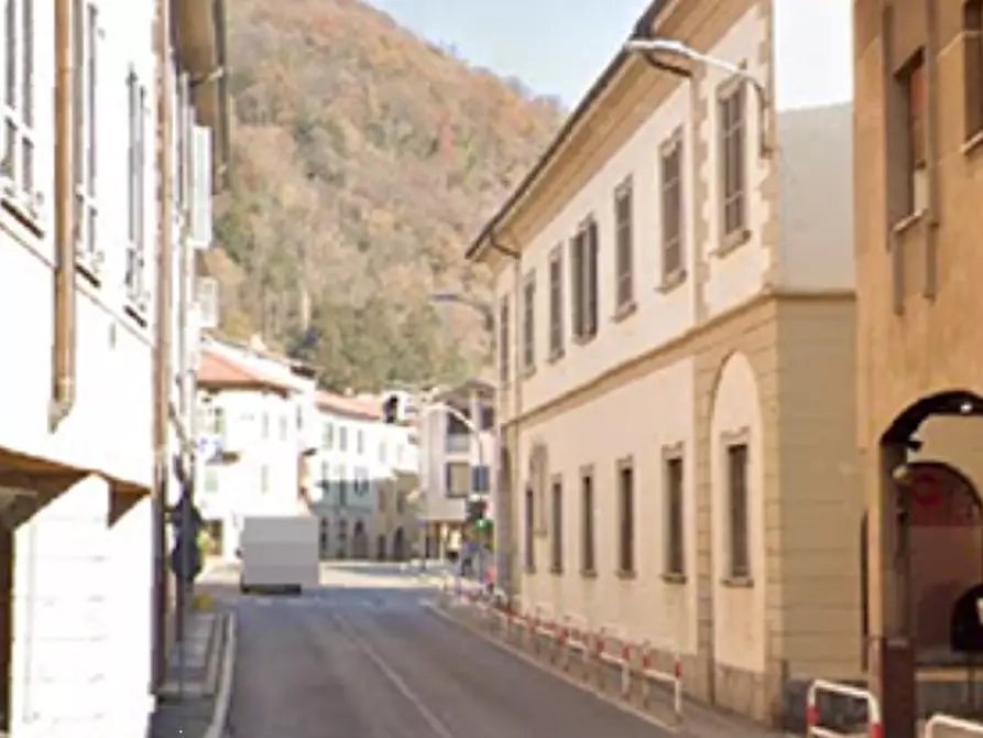 Immagine 13 di Negozio in vendita  in Via Porro  a Induno Olona