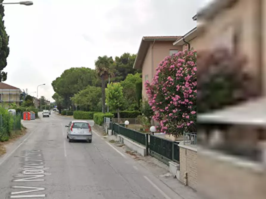 Immagine 10 di Laboratorio in vendita  in Via IV Novembre a Fano