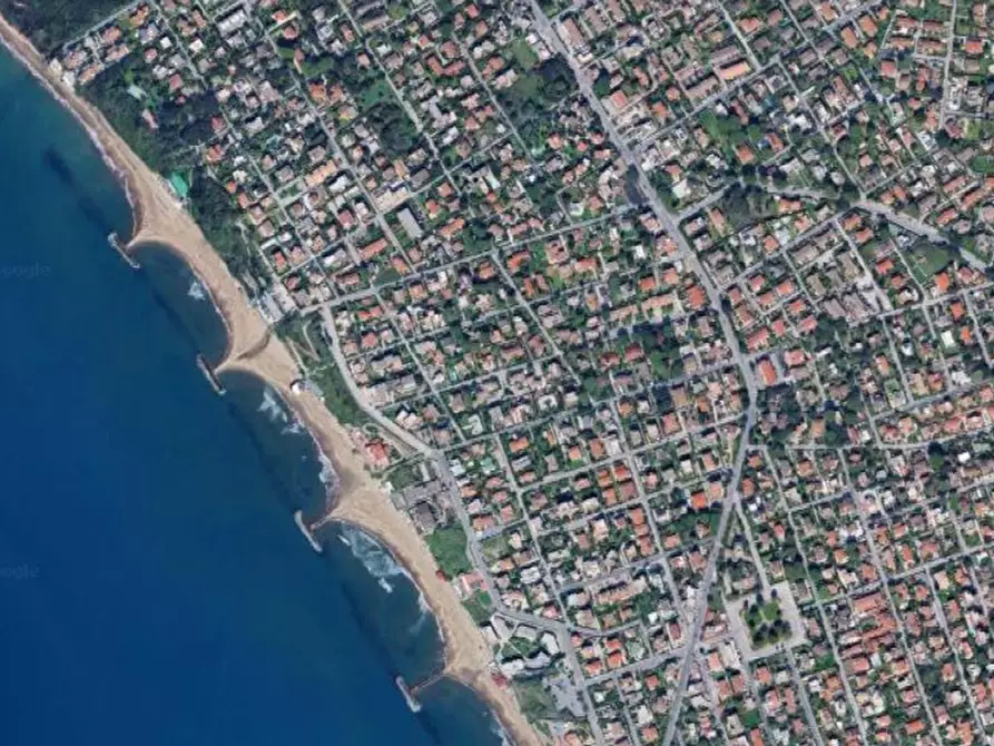 Immagine 3 di Villa in vendita  in Via Portofino a Anzio