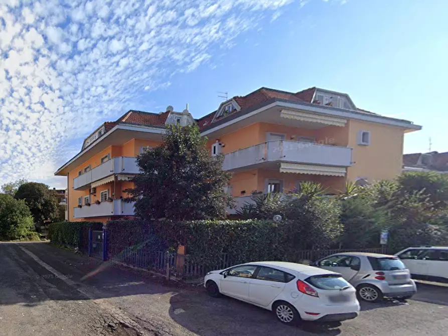 Immagine 6 di Appartamento in vendita  in Via Bolzano a Albano Laziale