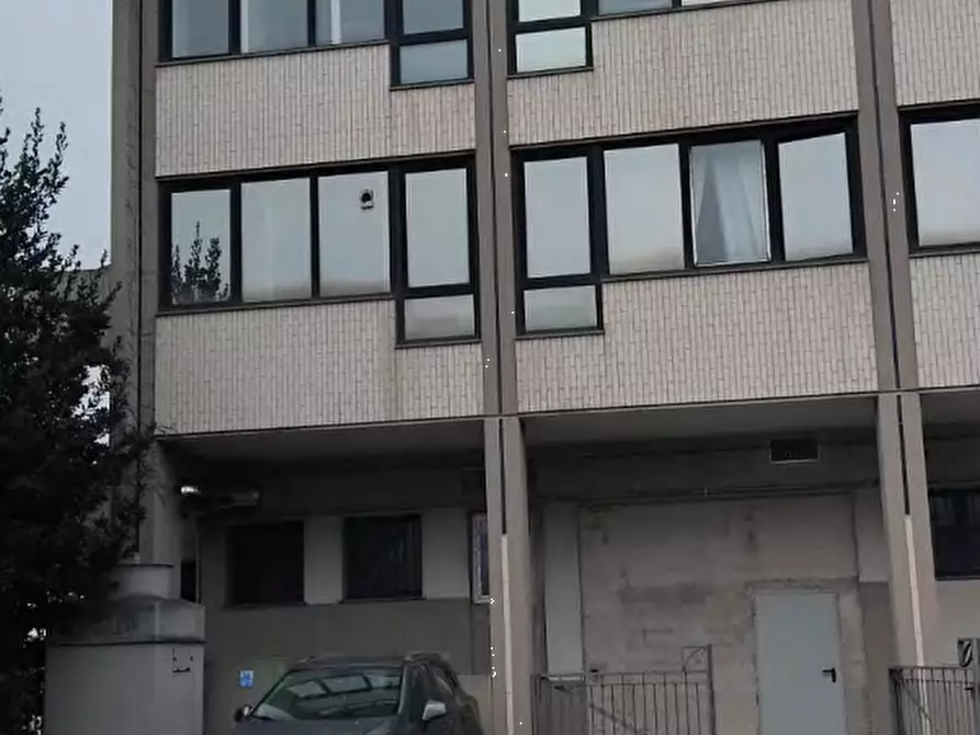 Immagine 3 di Ufficio in vendita  in Via Niccolò Copernico a Trezzano Sul Naviglio
