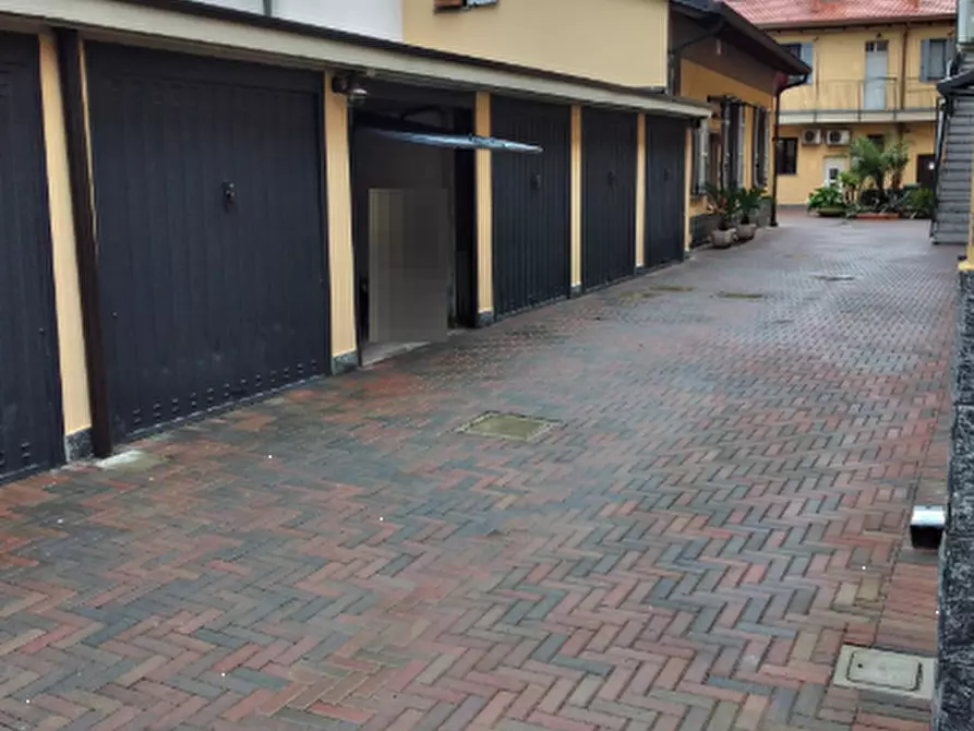 Immagine 2 di Garage in vendita  in Via Santa Marta  a Cologno Monzese
