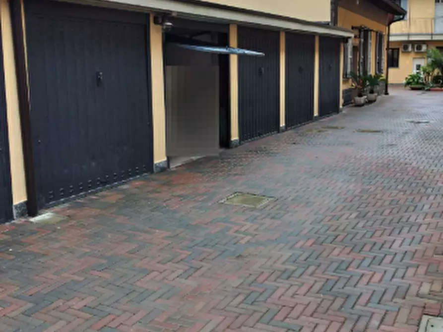 Immagine 3 di Garage in vendita  in Via Santa Marta  a Cologno Monzese